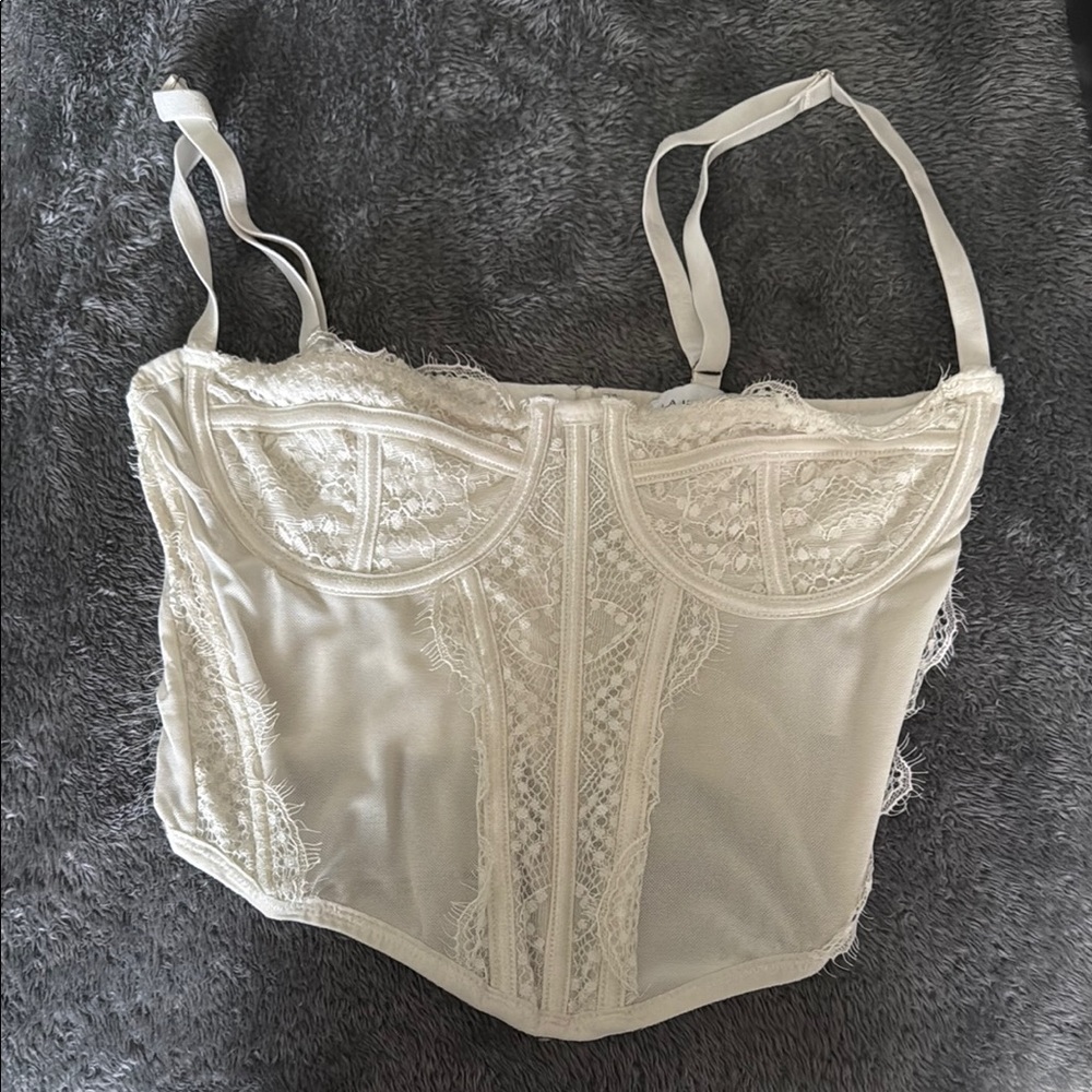 La Hearts Cream Lace Crop Top